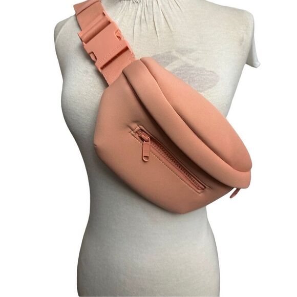 DAGNE DOVER Ace Neoprene Fanny Pack/Crossbody - Picture 1 of 9